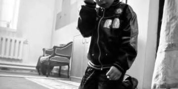 طفل مسيحي يحرج معلمة المدرسة الملحدة! – قصة وعبرة